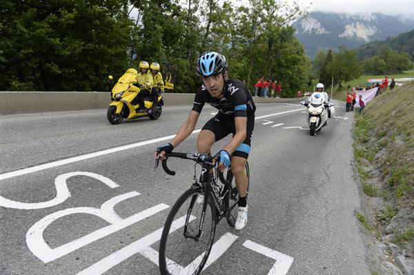 Mikel Nieve on the attack